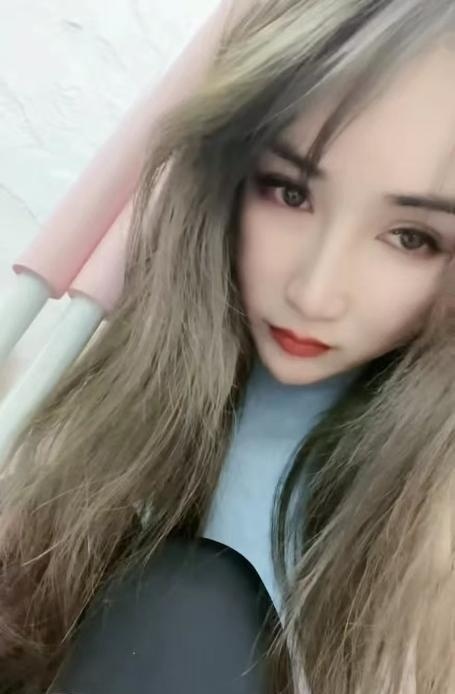 美颜小少妇慕容