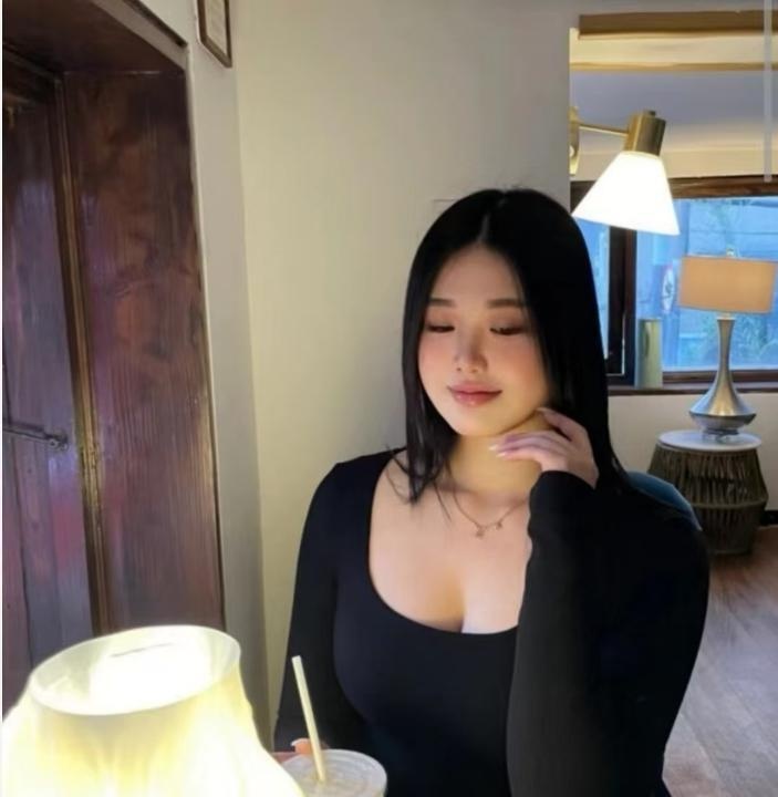 双飞肥臀姐妹花