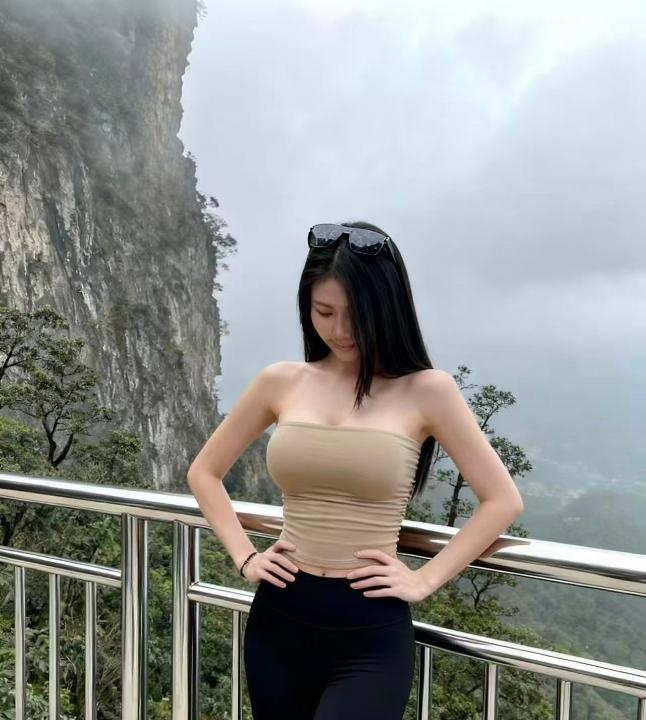 江宁口爆气质小姐姐
