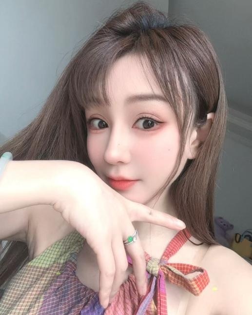 黑丝骚臀程程