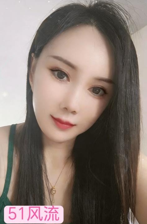 气质型美女米娜