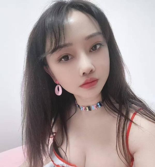 大胸馨儿