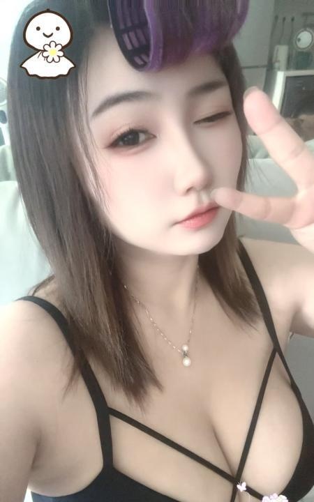 天府二街大胸允儿