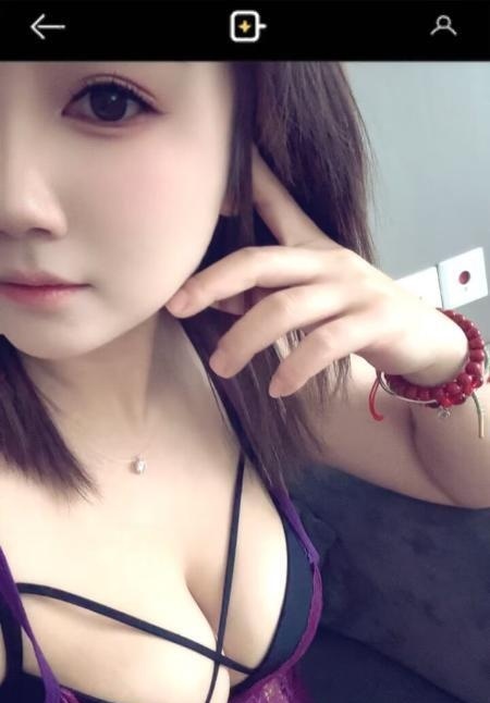 天府二街大胸允儿