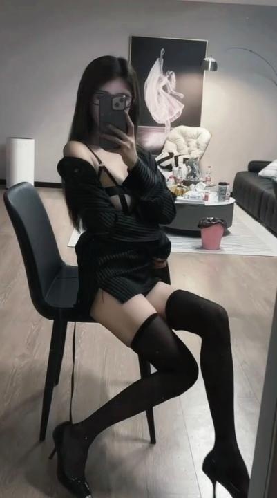东站Su胸翘臀恬老师