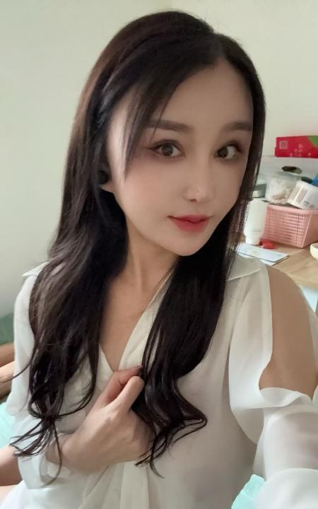 东站可调教佳怡