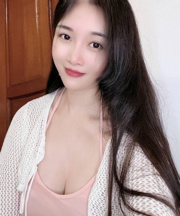 丰满大胸水多月儿