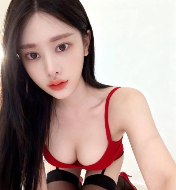 南山温柔性感美女诺诺