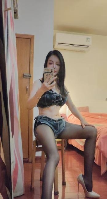 性感勾魂的少妇