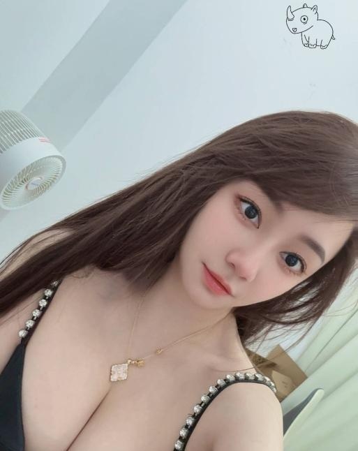性感大胸美女御姐