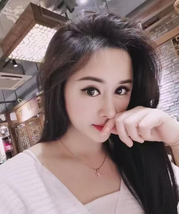 瑶族安妮娜