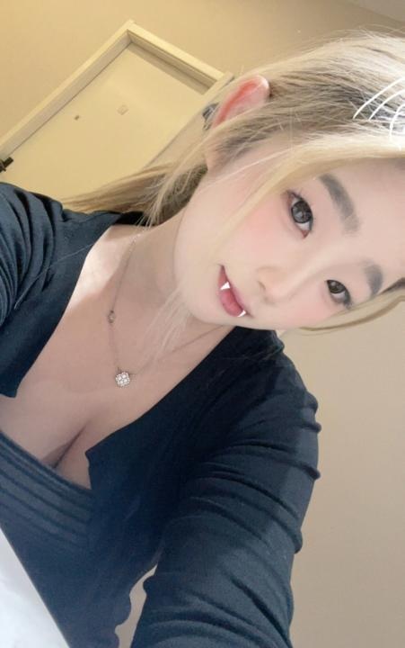 清纯反差少女