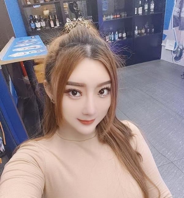 双龙大道高颜值美女