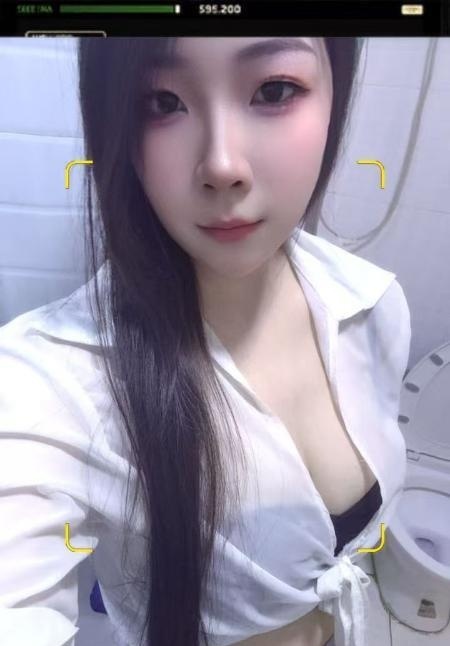 肤白细腰苗条嫩妹纸