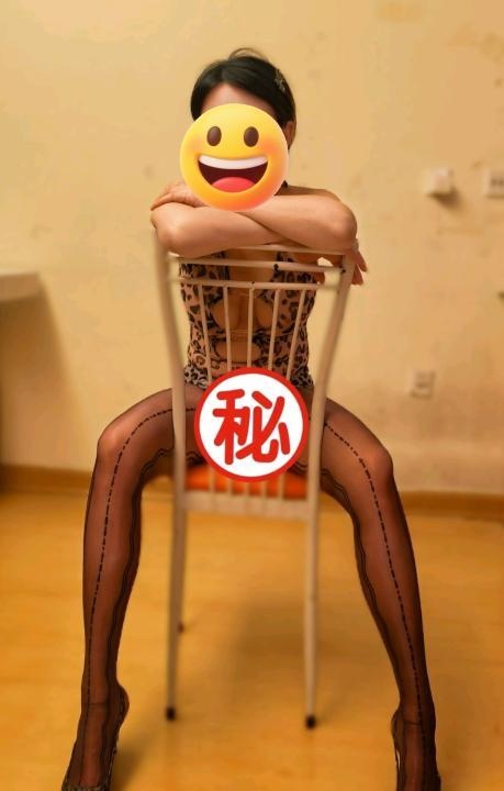 迷人又风情的御姐