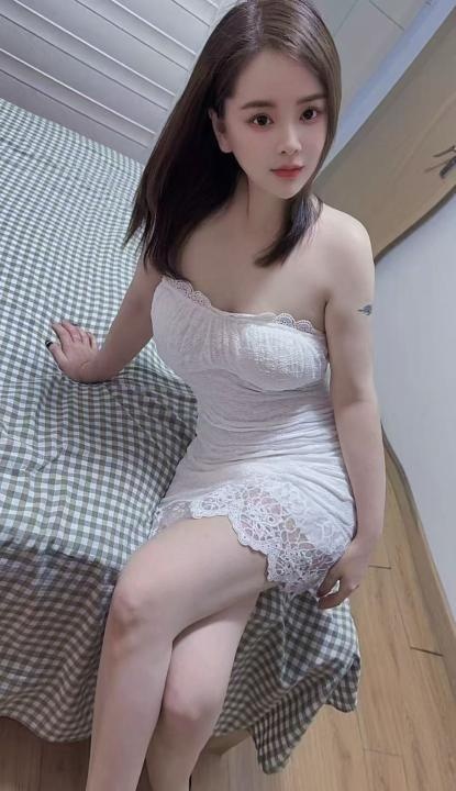 粉穴大胸小萌妹
