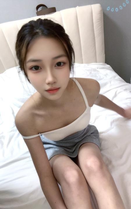板田纯素颜学生妹