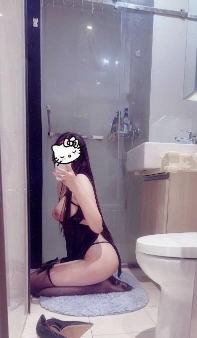 服务系颜值洛伊老师