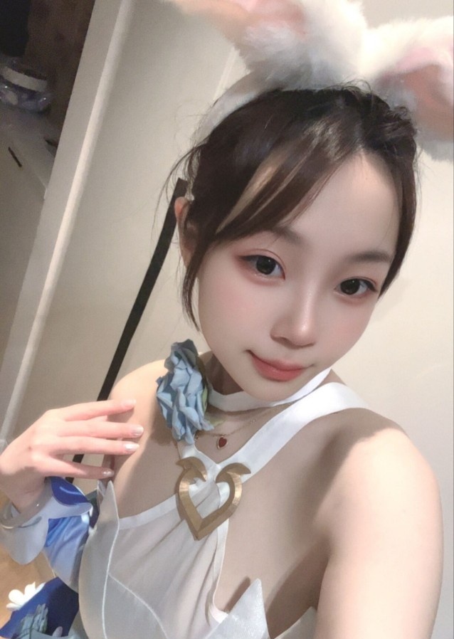 舌吻普陀嫩妹甜甜