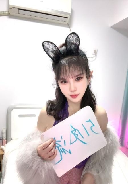 东门霞霞