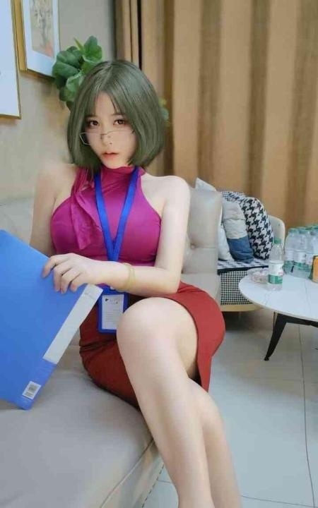 风骚大胸服务妹子