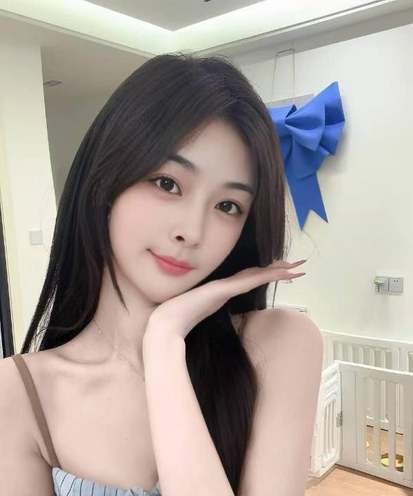 可爱成熟美少女