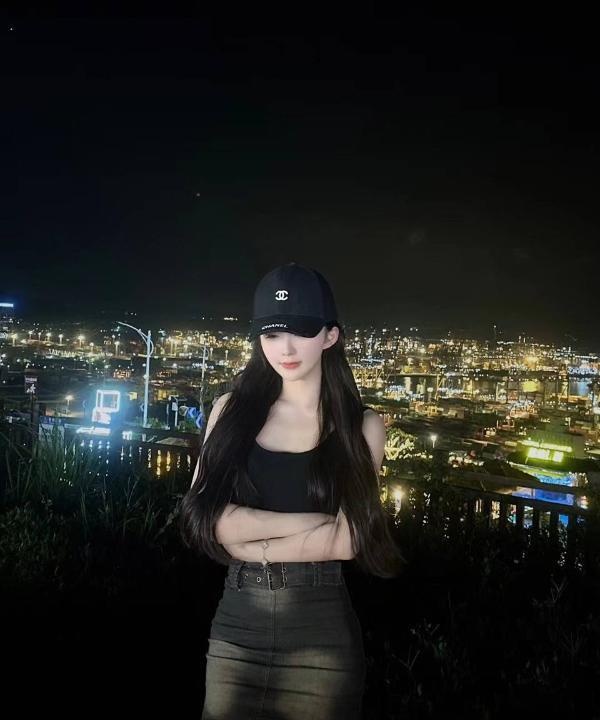 妩媚性感女友感雅琪