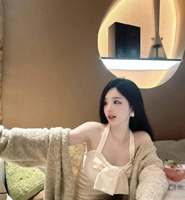 妩媚性感女友感雅琪
