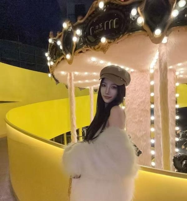 高颜值高挑美女
