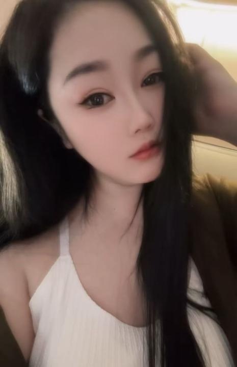 168长腿大胸妹