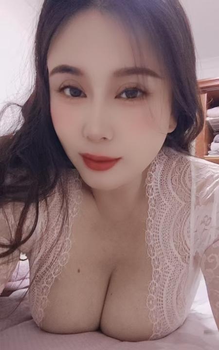 岛内巨乳E莉莉