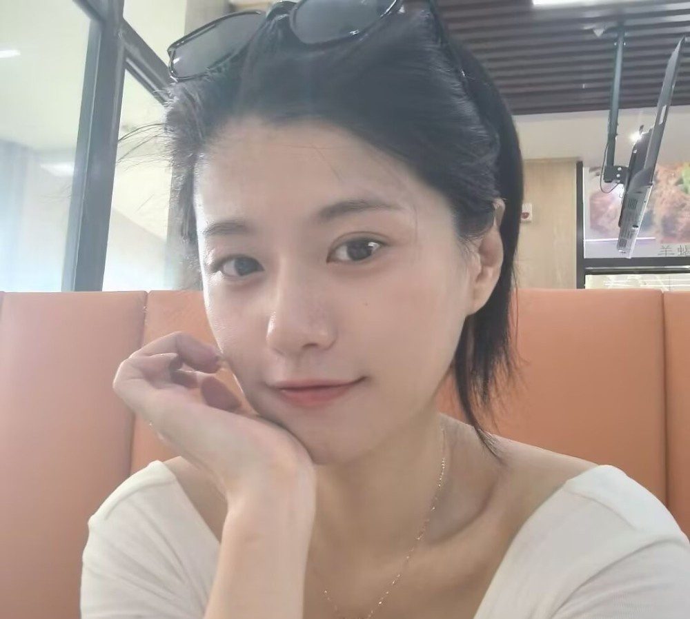 小龙女雅雅