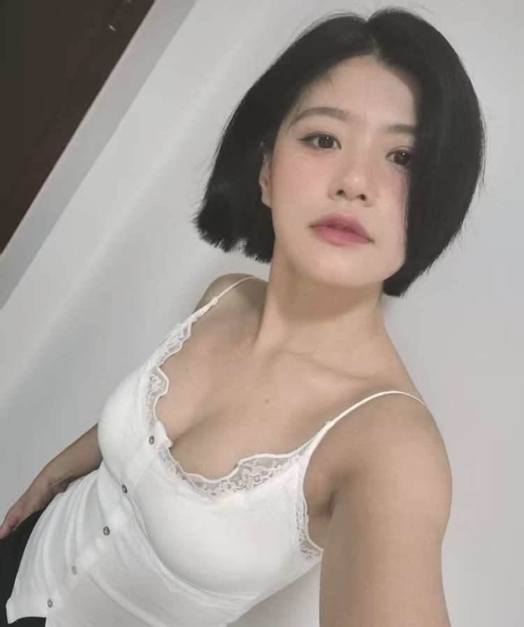 小龙女雅雅