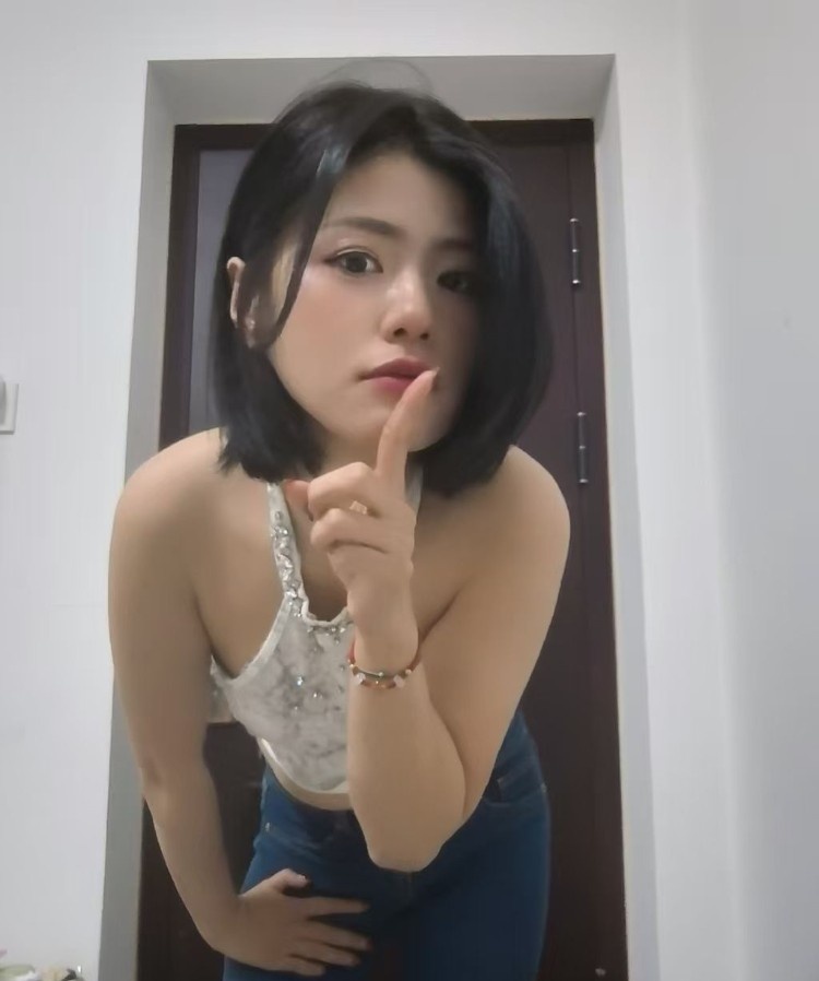 小龙女雅雅