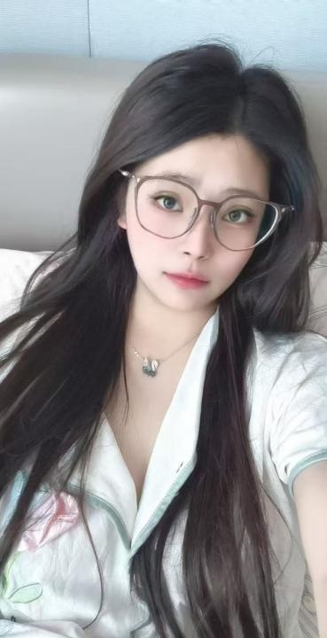 丰满巨乳骚货