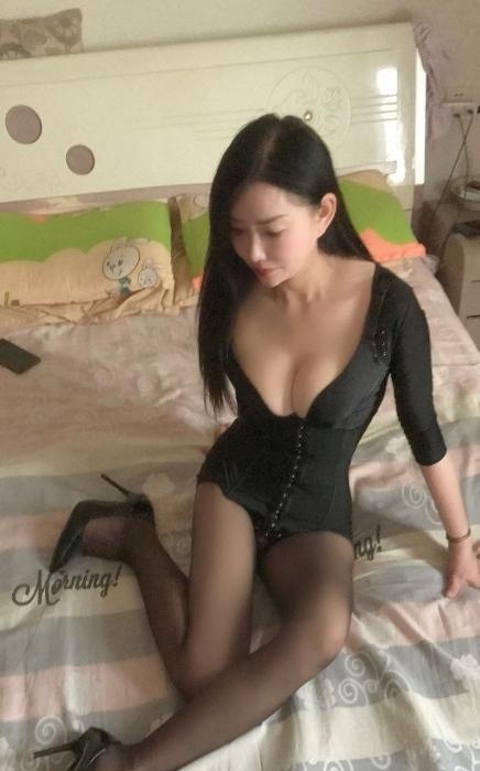 黑丝情趣熟女琪琪