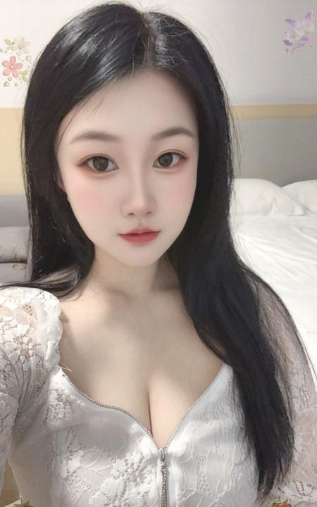 e奶巨乳玥菲