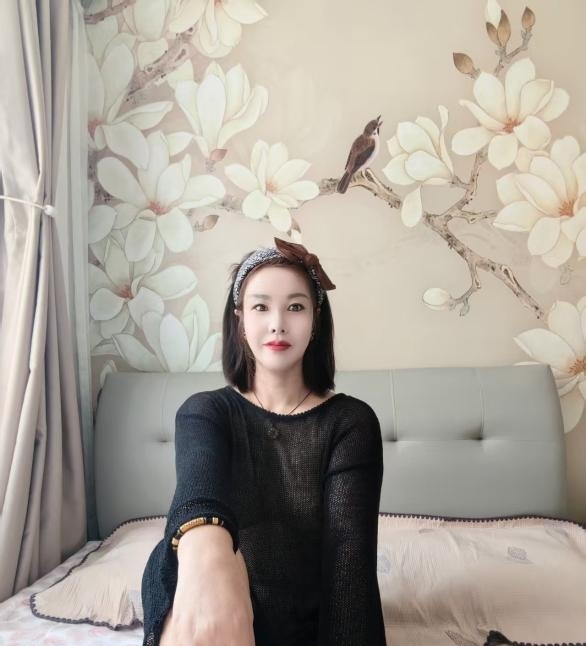 皇姑大奶肥臀少妇
