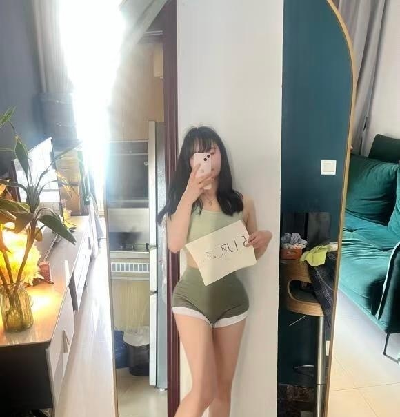 静安年轻颜值骚女