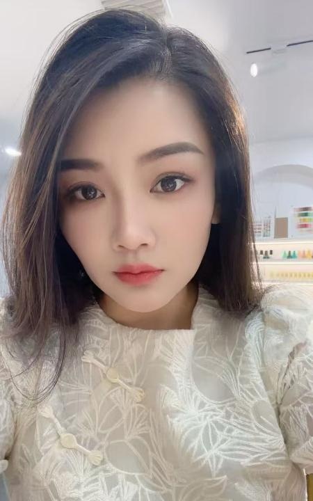 大奶兼职骚货
