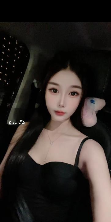 肤白貌美软妹子安娜