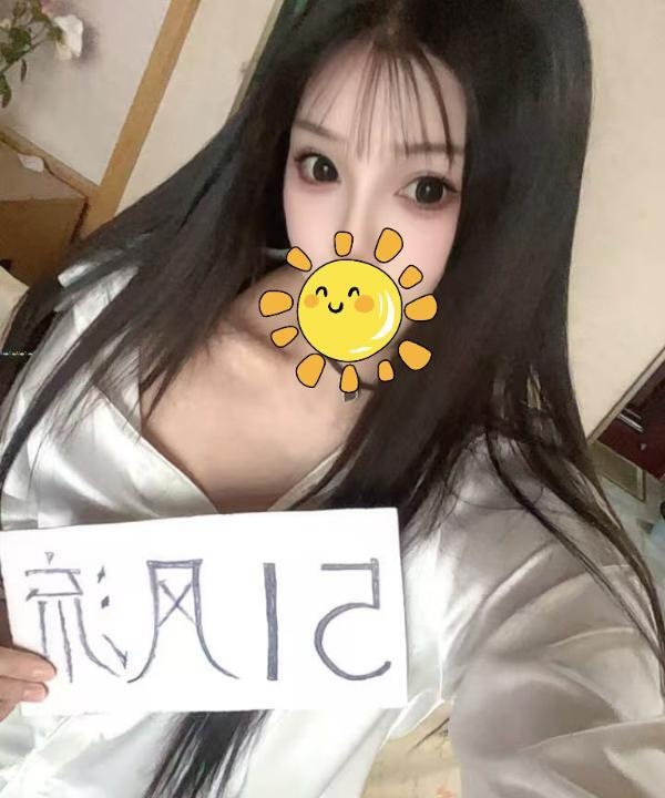 回味无穷的精致小姐姐