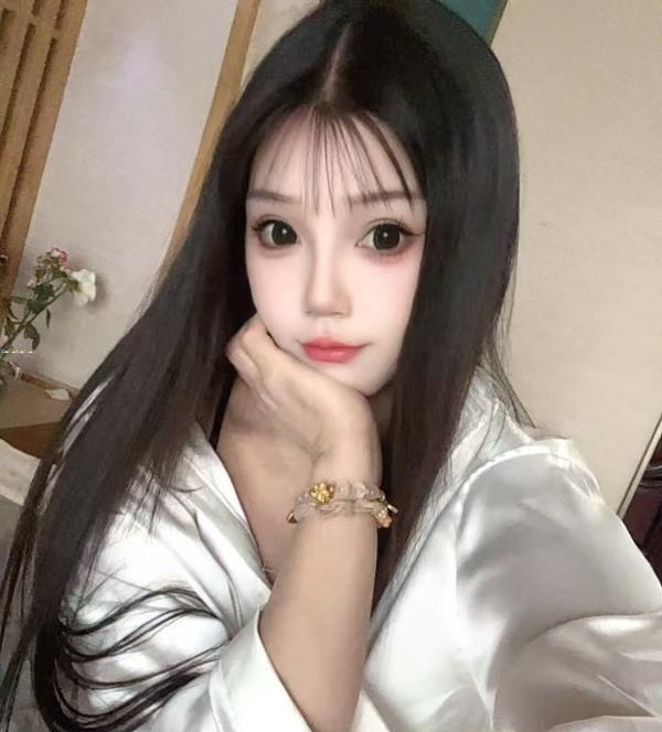 回味无穷的精致小姐姐