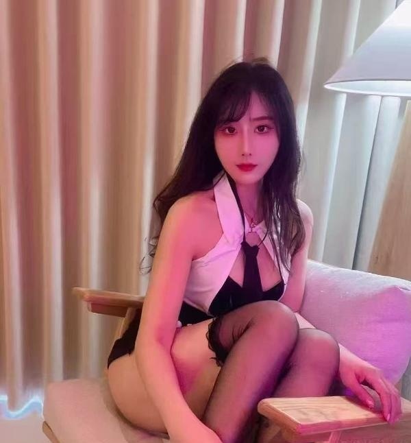 白云可69舌吻六月