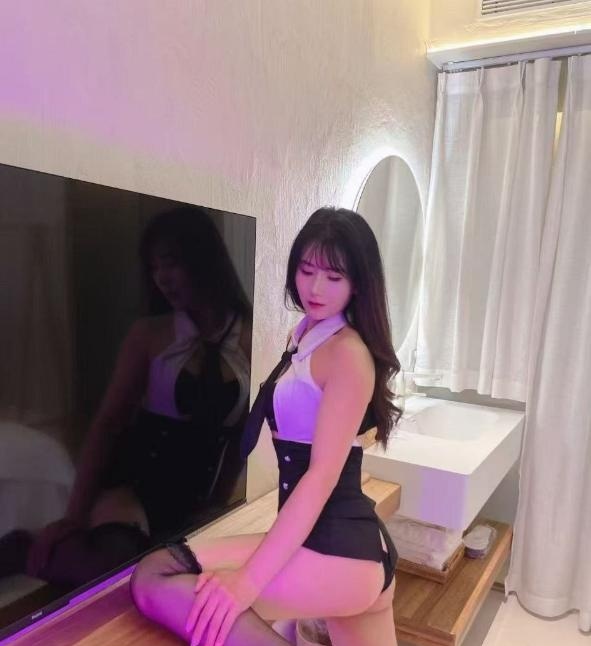 白云可69舌吻六月
