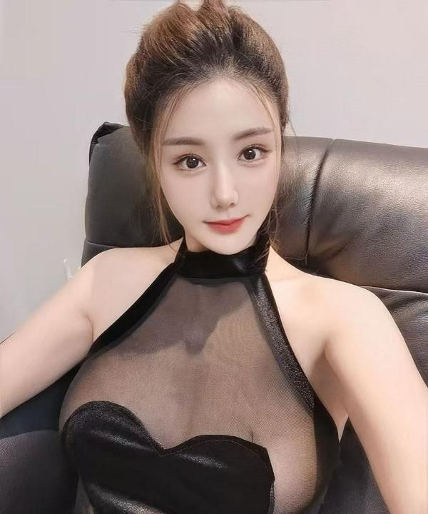 丰满性感翘臀绾绾