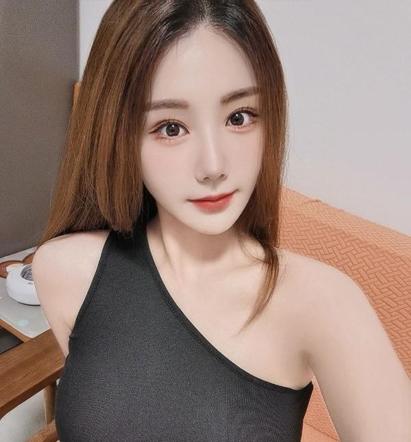 丰满性感翘臀绾绾