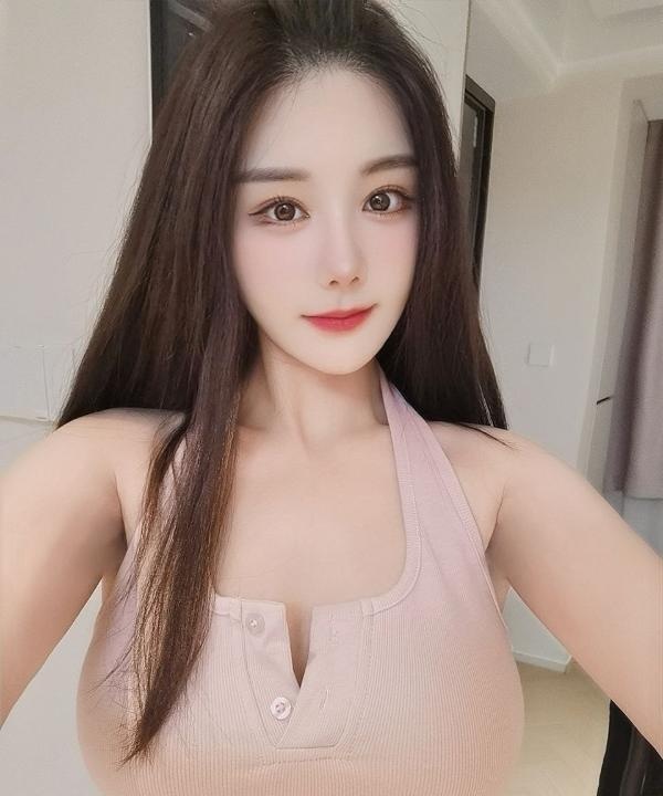 丰满性感翘臀绾绾