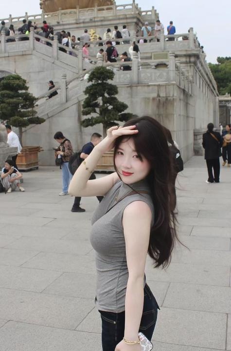 可爱美乳大胸妹妹