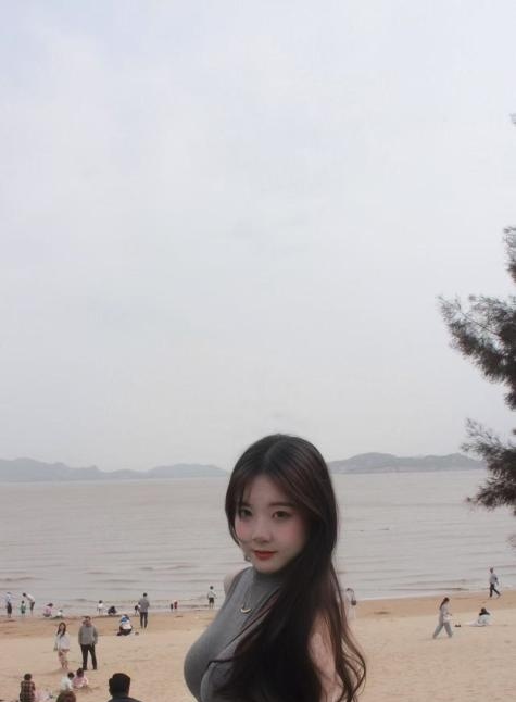 可爱美乳大胸妹妹